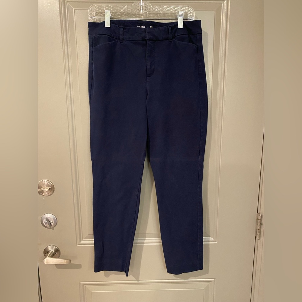 Navy blue high waisted ankle length Pixie pants from Old Navy